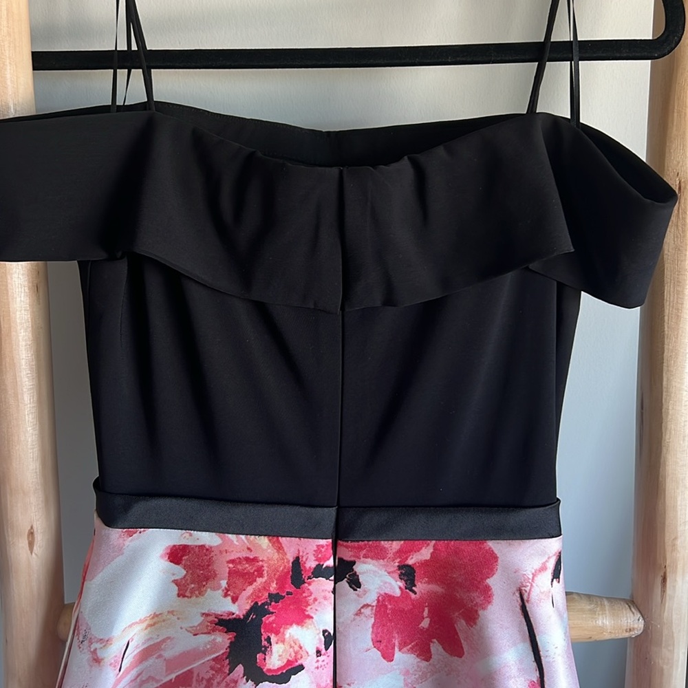 It Has Pockets - image 4